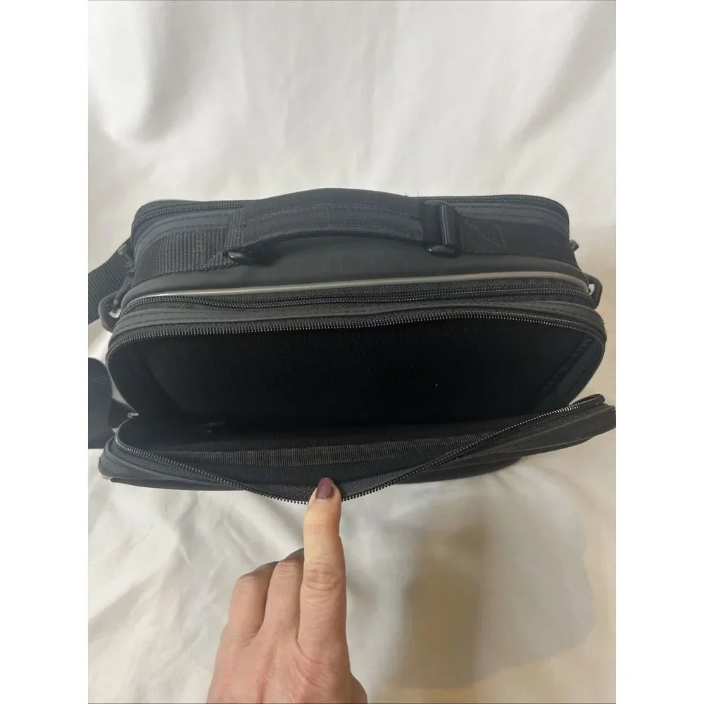 Body Glove Black Tablet iPad Computer Case Padded Zippers Shoulder Strap‎ 11x9